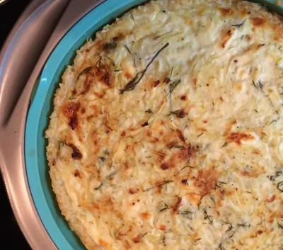 Киш с цукини и фетой в тесте из коричневого риса