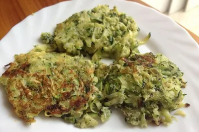 Оладьи из зеленых овощей и креветок