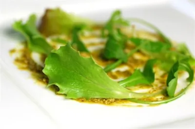 Песто из лимонов, базилика и кедровых орешков