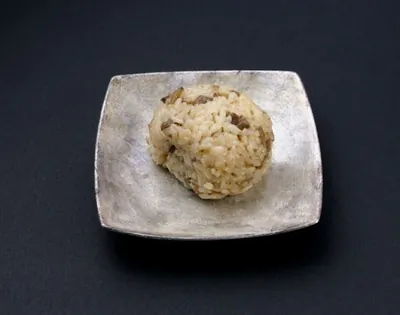 Биточки из грибного ризотто и моцареллы