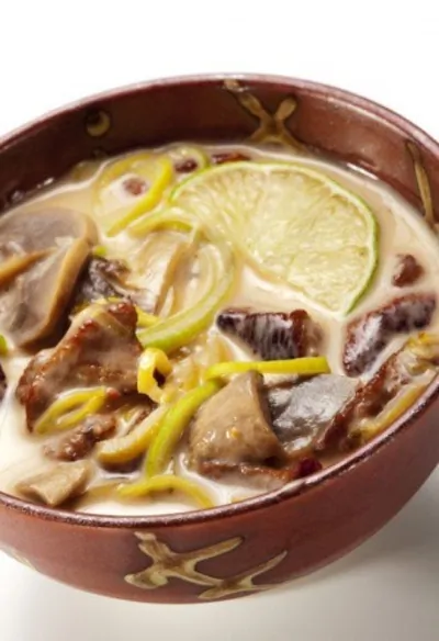 Суп из лесных грибов с ароматными травами