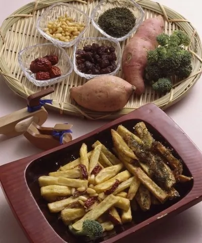 Кисло-сладкий жареный картофель (Tang Cu Tudou Si)