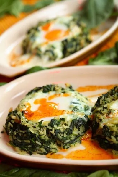 Рис со шпинатом и фетой по гречески (Spanakorizo)