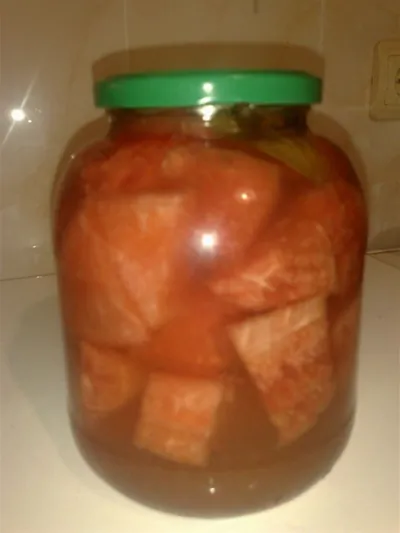 Маринованный арбуз с гвоздикой