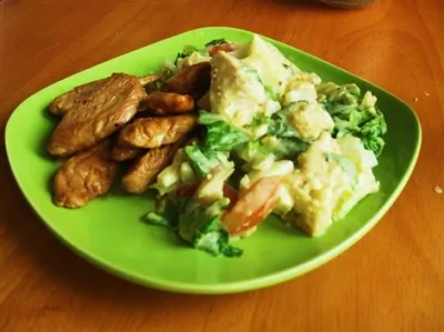 Салат «Цезарь» классический с курицей и горчичной заправкой