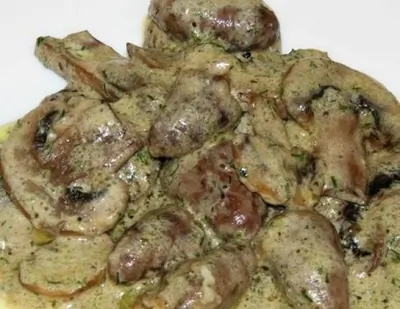 Куриные сердца в горчично-сырном соусе