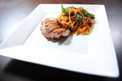 Паста с соусом из тыквы, шалфея и грецких орехов