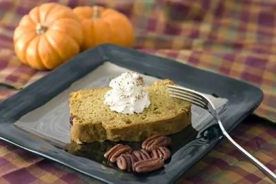 Тыквенный хлеб с апельсиновой цедрой и орехами пекан