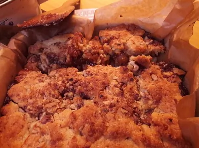 Карамелизованный тыквенно-грушевый крамбл