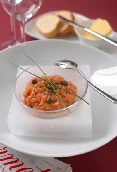 Новогодняя закуска из лосося с имбирем