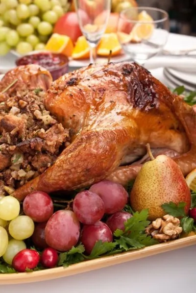 Начинка для новогодней птицы с каштанами, черносливом и сельдереем