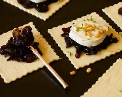 Луковый мармелад с красным вином