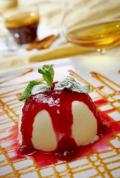 Малиновый соус с шампанским