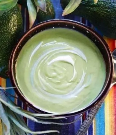 Суп-пюре из авокадо с кабачком