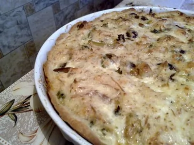 Пирог с курицей, грибами и брокколи