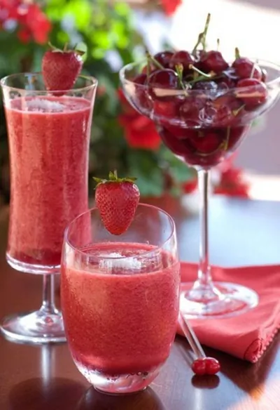 Вишнево-ягодный смузи