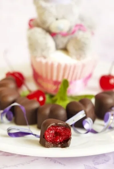 Коктейльная вишня в шоколаде