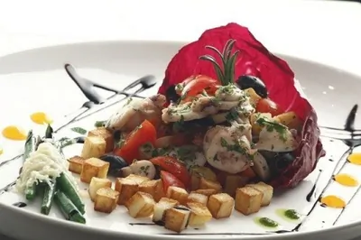 Теплый салат с осьминогом