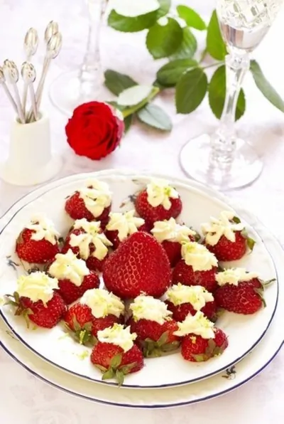 Клубника с лимонным кремом