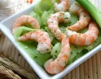 Салат из креветок и огурцов по китайски