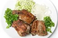 Жареная баранина с тимьяном и савойской капустой