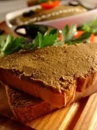 Паштет из брынзы, говяжьего языка и огурца