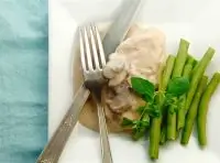 Куриное филе с шампиньонами в сливочном соусе