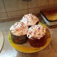 Кулич с изюмом и лимонной цедрой