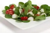 Сырный салат с острова Капри