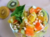 Фруктовый салат с золотым киви