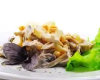 Фруктовый куриный салат с ананасами и кокосом