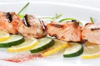 Шашлыки из лосося в укропно-горчичной глазури