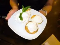 Жареные яблоки с кремом Шантильи