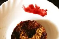 Зерновые гренки с малиновым джемом