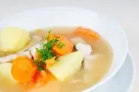 Суп из салаки с картофелем и зеленью