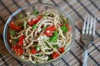 Спагетти с арахисом и перцем