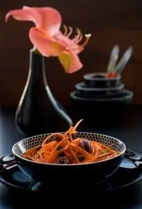 Салат из маринованной моркови по французски