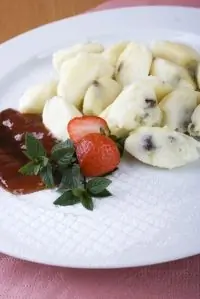 Сладкие австрийские сливовые клецки