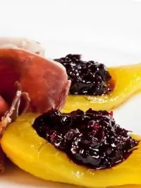 Ежевичный соус для свиных ребер на гриле