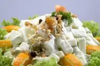 Салат оливье с ветчиной и ананасом