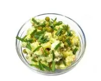 Салат из копченой курицы со спаржей и цветной капустой