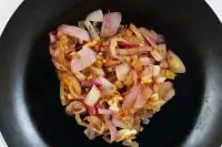 Карамелизованный лук на гриле