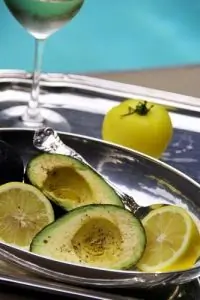 Авокадо на гриле