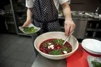 Свекольник с перепелиными яйцам