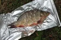 Карп с розмарином на углях