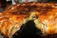 Пирог из ревеня с коньяком