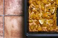 Пирог на кефире с желтым кумкватом