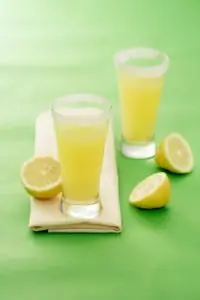 Ананасово-абрикосовый пунш с лаймами