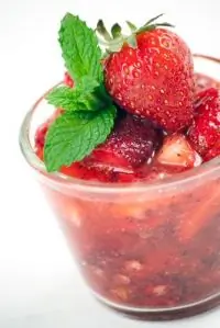 Клубнично-яблочный пунш