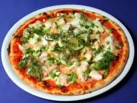 Пицца с сельдью и яйцами